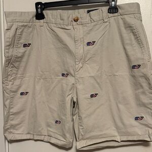 Vineyard Vines Men's Cream Shorts with Embroidered‎ Whales